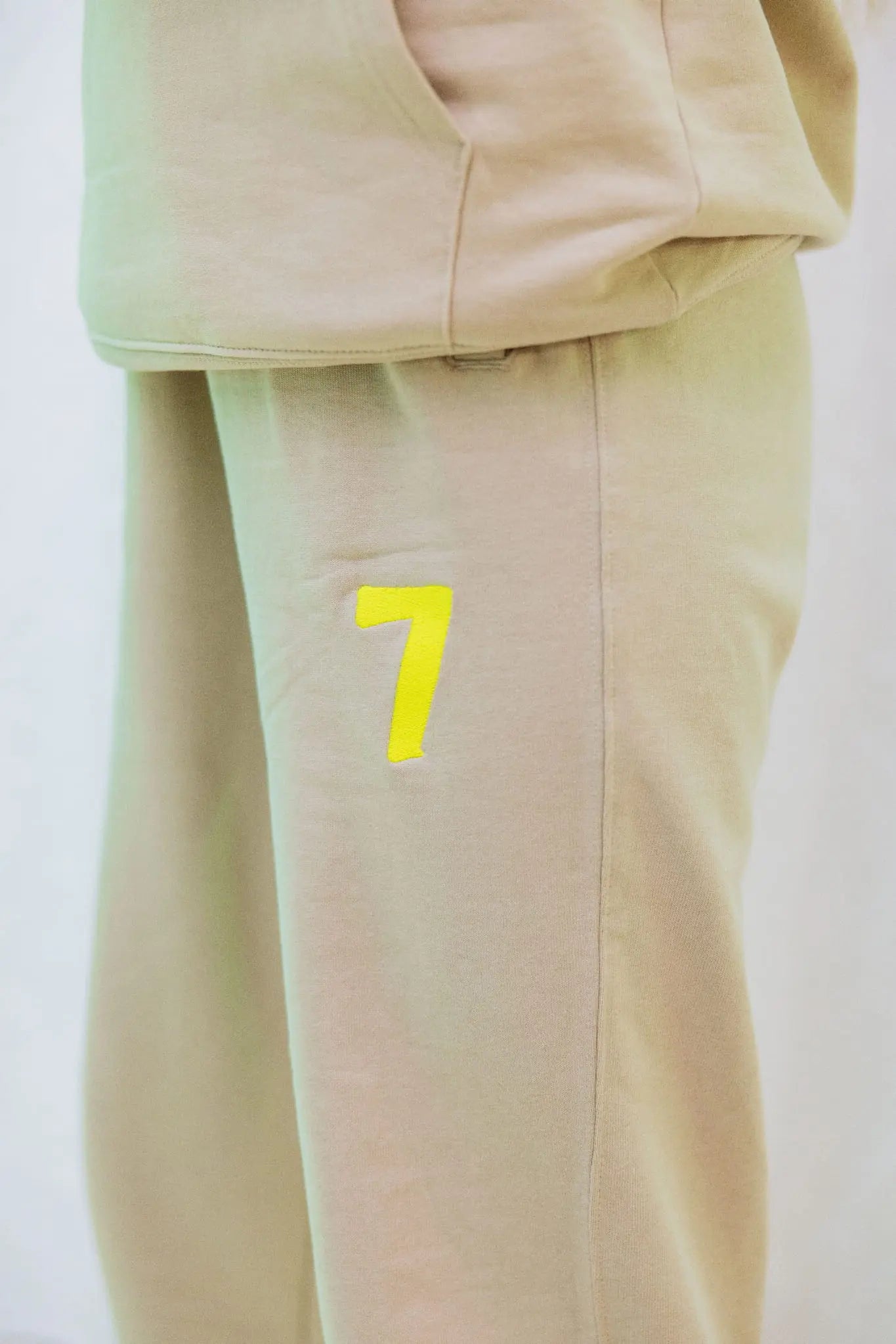 Beżowy komplet Dresowy OVERSIZE z haftem Wings x Paprocki & Brzozowski UNISEX WINGS X PAPROCKI BRZOZOWSKI