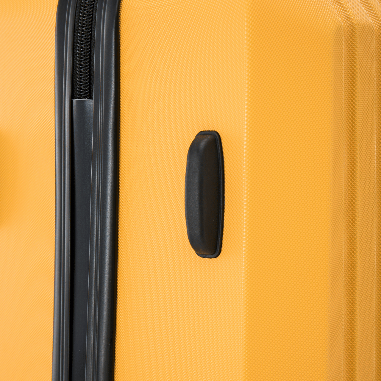 Walizka średnia Wings 24" KESTREL DARK BLUE