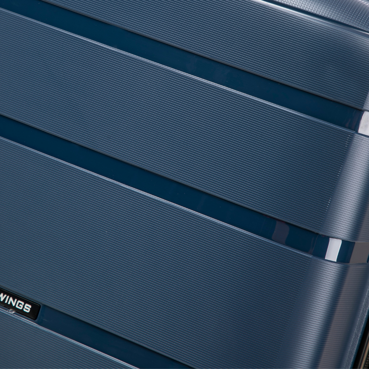 Walizka średnia Wings HAWFINCH 3.0 polipropylen 24" BLUE