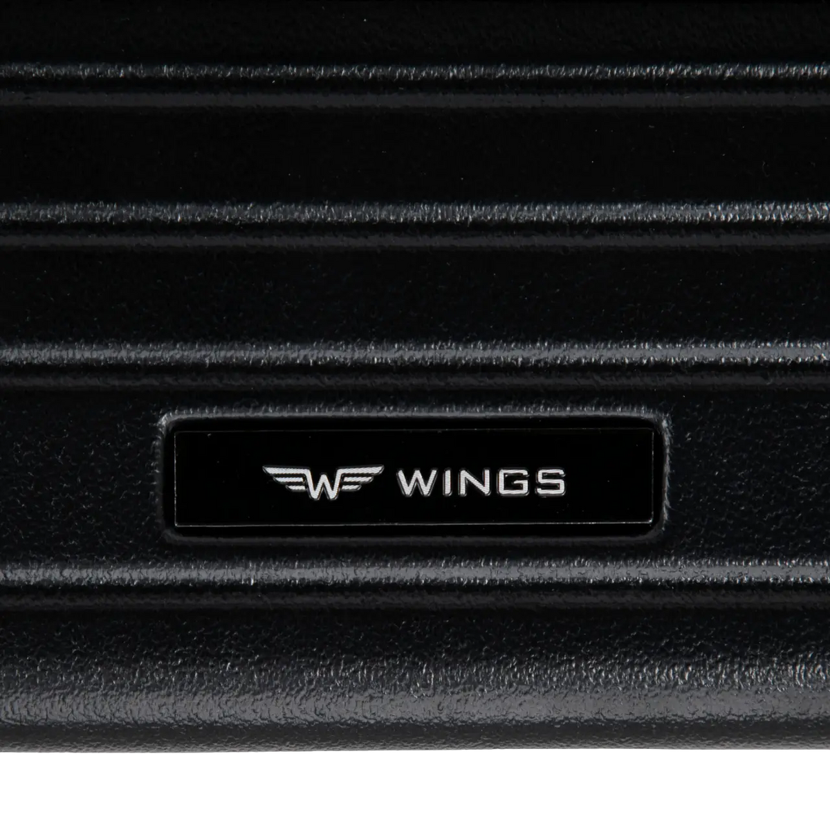 Walizka średnia Wings x Jagiellonia 24" z personalizacją WINGS x JAGIELLONIA