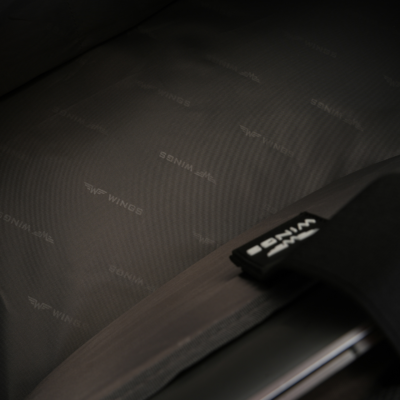 WINGS Torba sportowa z funkcją plecaka VIREO Black