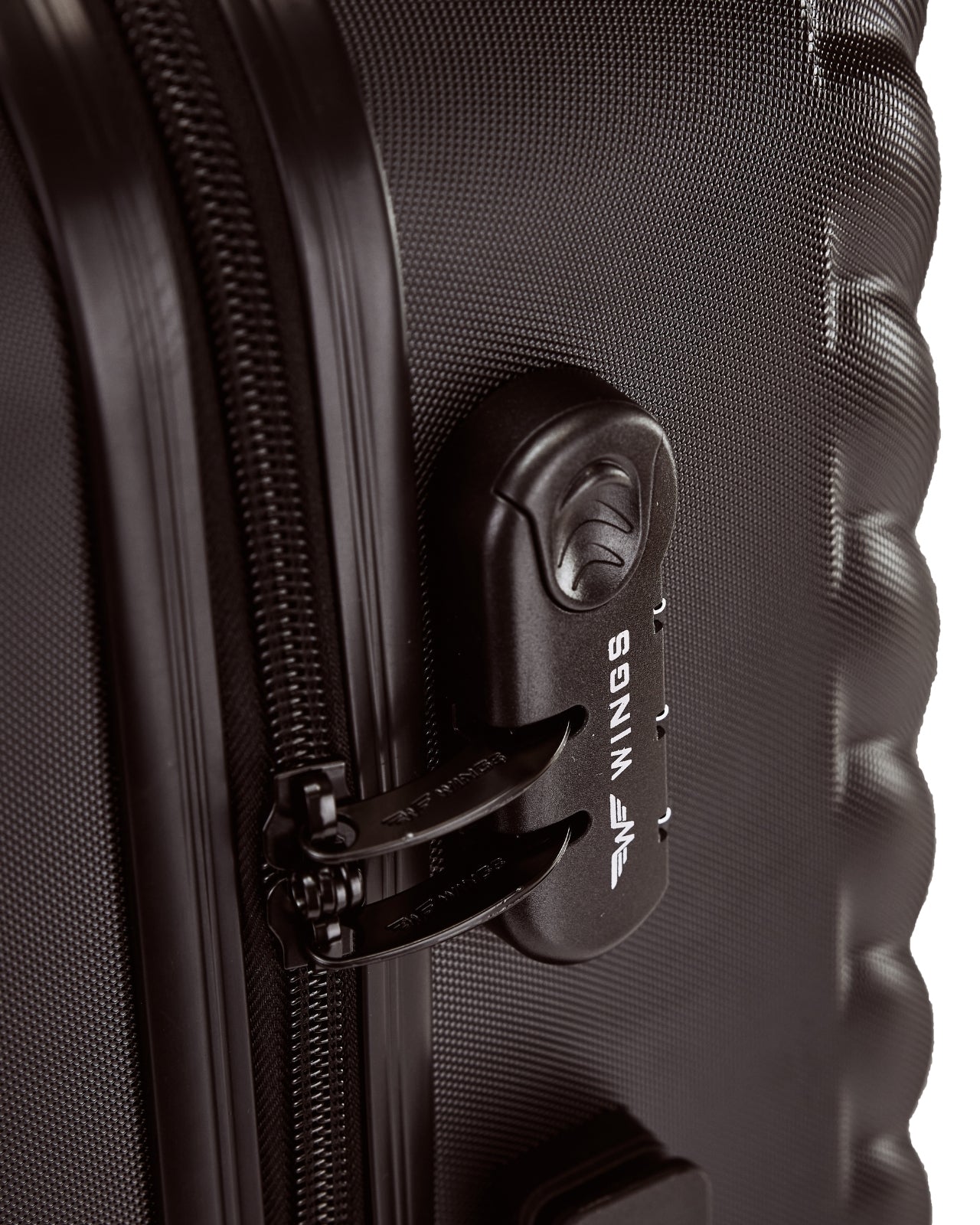 Walizka Średnia WINGS SWAN 2.0 24" BLACK