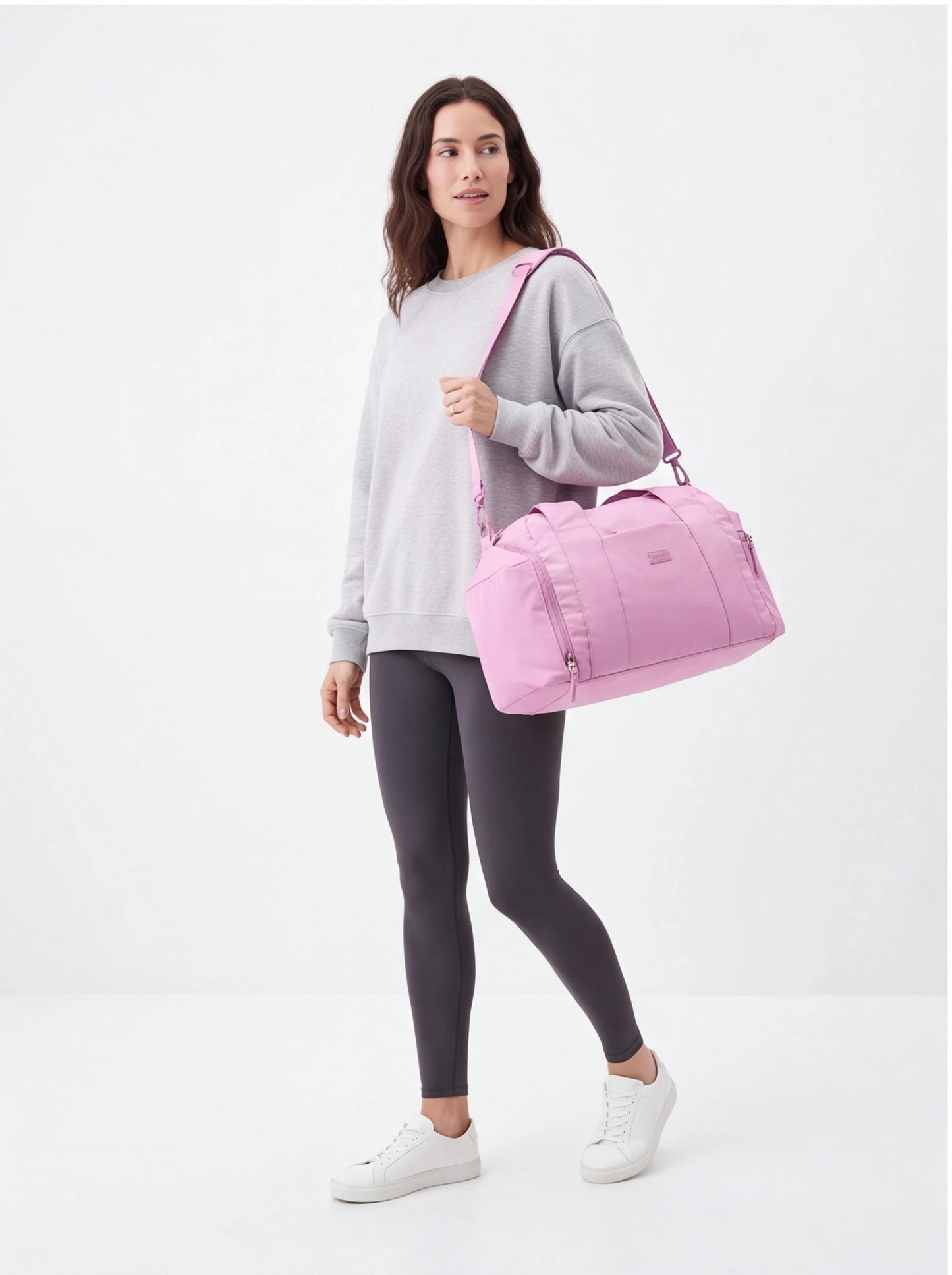 Torba sportowa WINGS SOLENNE z kieszenią na buty i pasem na walizkę PINK