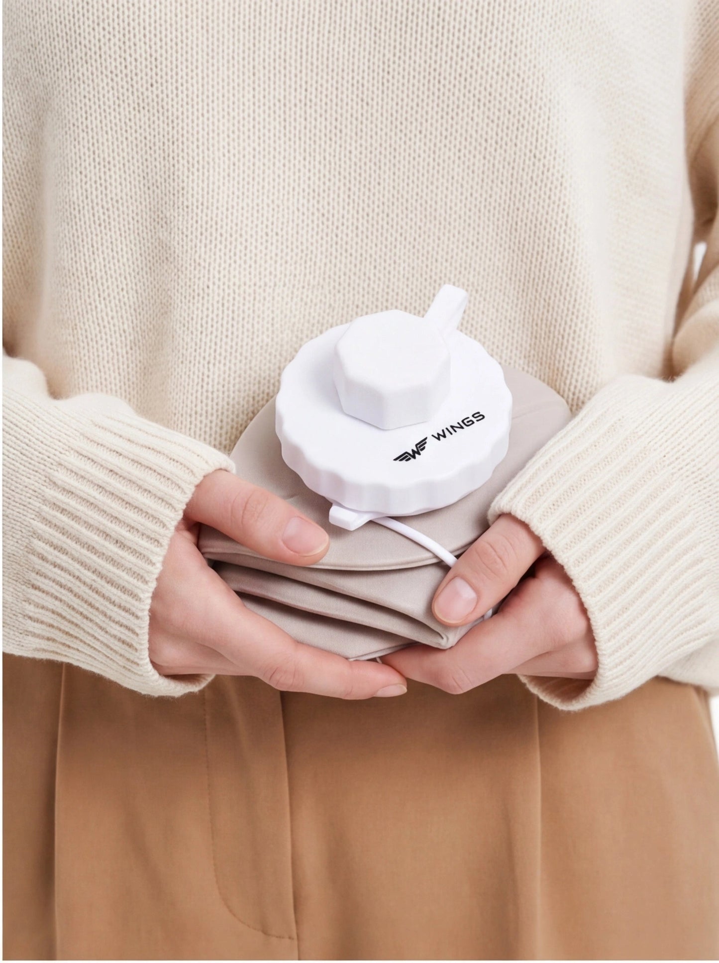 Składany bidon podróżny WINGS 690 ml BEIGE TRAVEL MUST HAVE