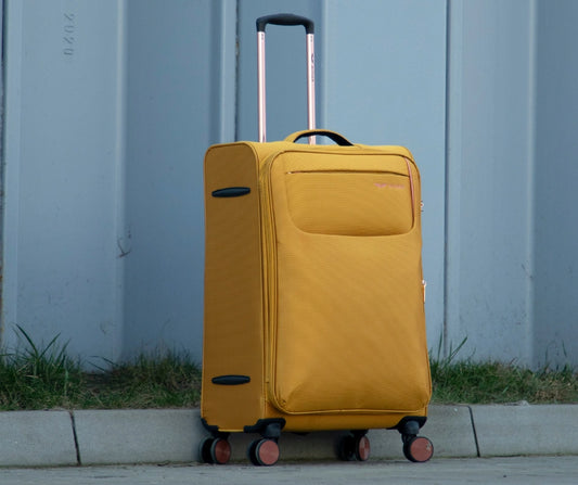 Walizki twarde vs miękkie – co wybrać?