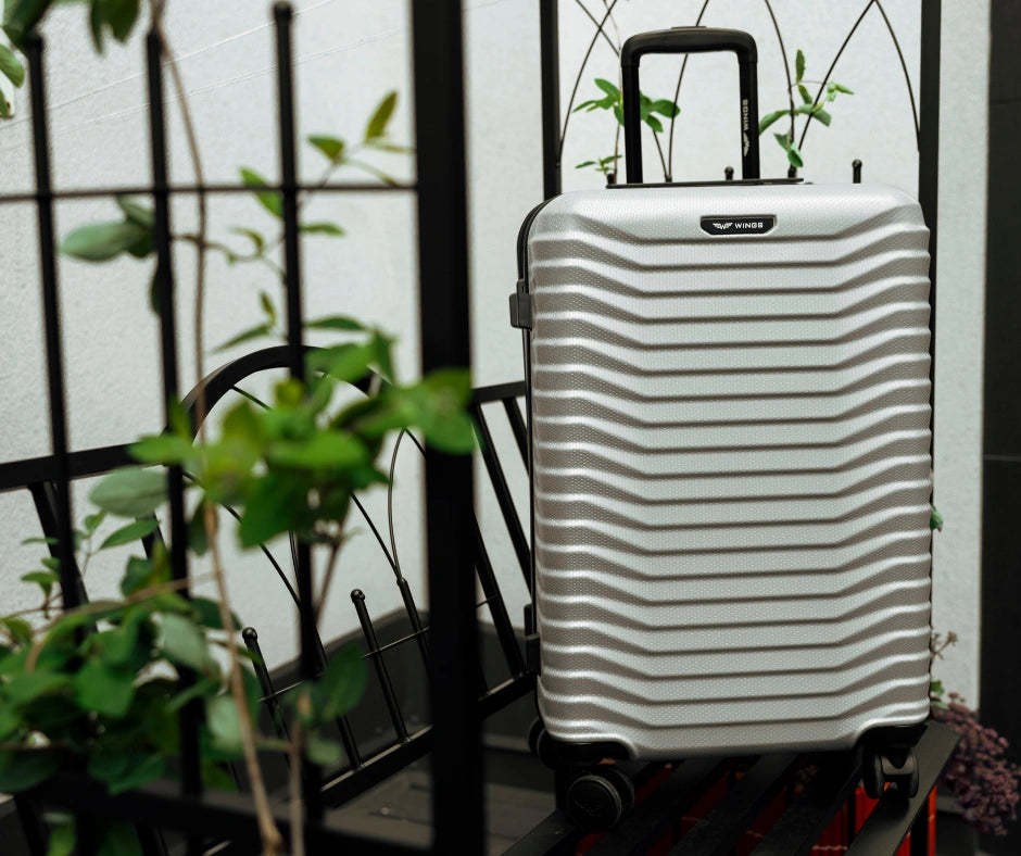 Jak przygotować walizkę na każdą pogodę – od tropików po śnieg