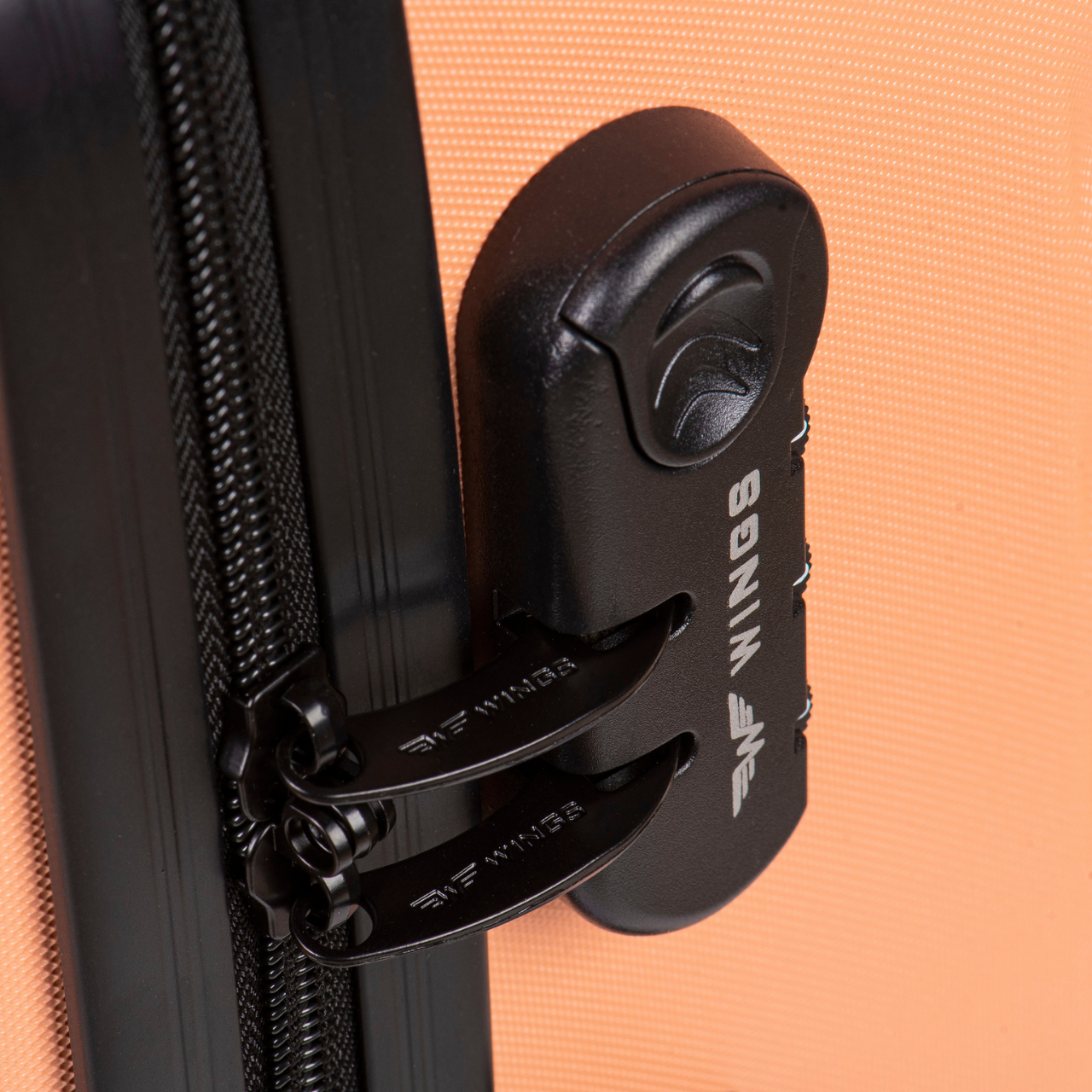 Walizka KABINOWA WINGS SWAN 20" PINK