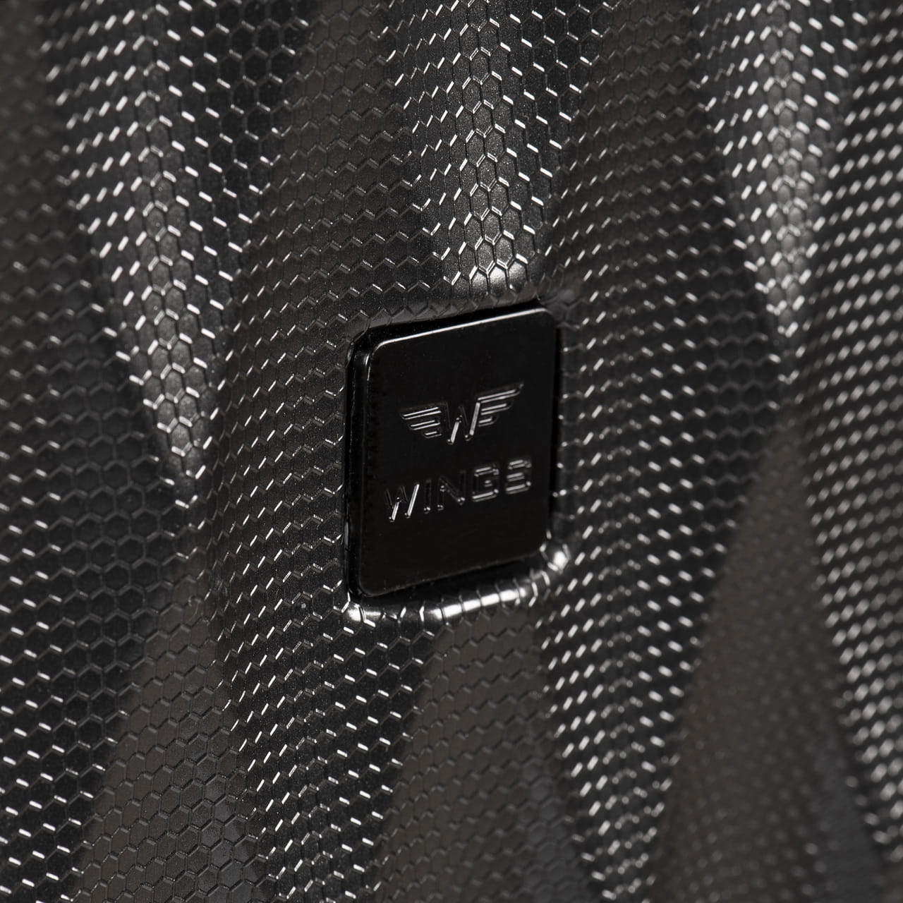 Walizka średnia Wings PC Golden Eagle 24" CHAMPAGNE