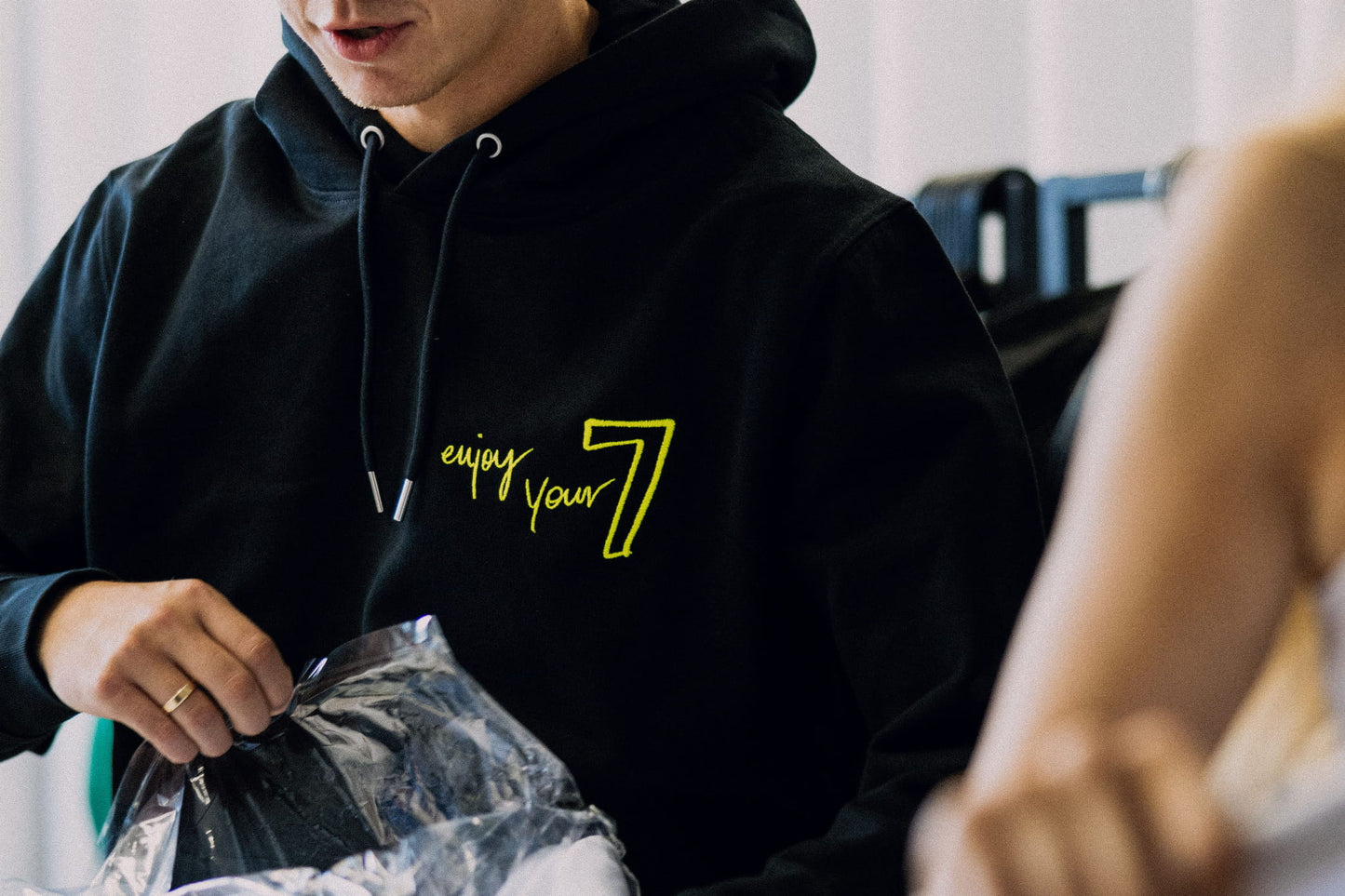 Czarna Bluza OVERSIZE z haftem Wings x Paprocki & Brzozowski UNISEX