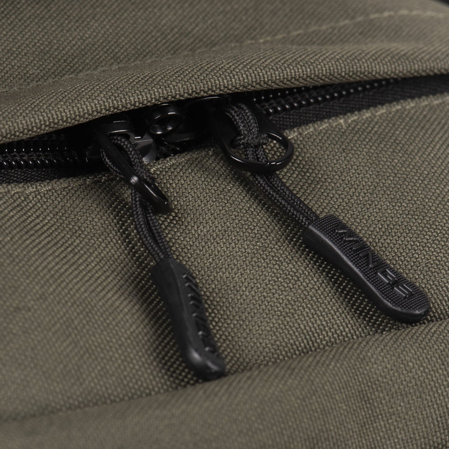 WINGS Komplet podróżny 2w1 plecak + walizka S 20" PARTRIGE Black