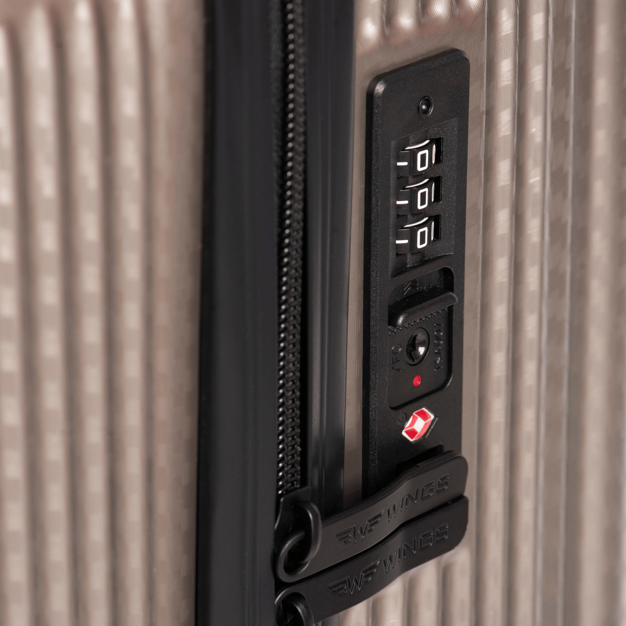 Walizka kabinowa Wings PC African Eagle 20" BLACK