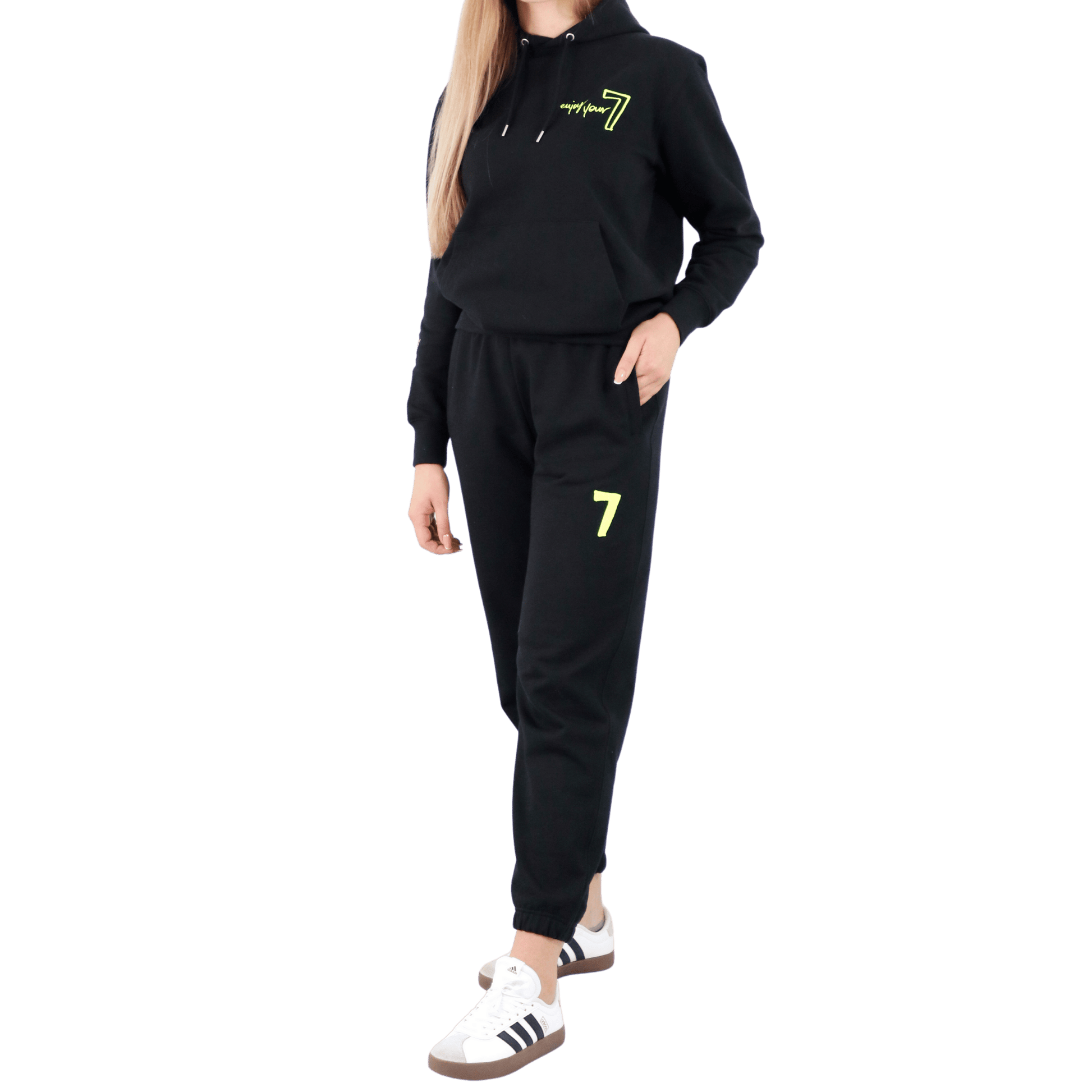 Czarne Dresy OVERSIZE z haftem “7” Wings x Paprocki & Brzozowski UNISEX WINGS X PAPROCKI BRZOZOWSKI