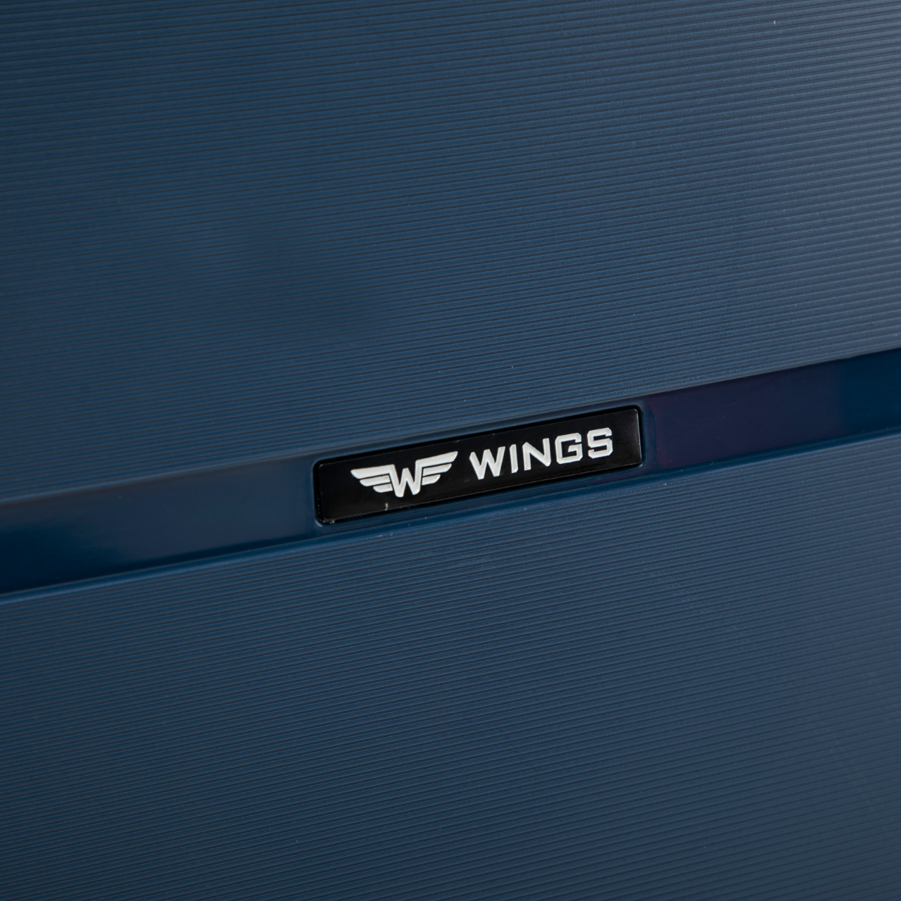 Walizka średnia Wings HAWFINCH 3.0 polipropylen 24" BLUE
