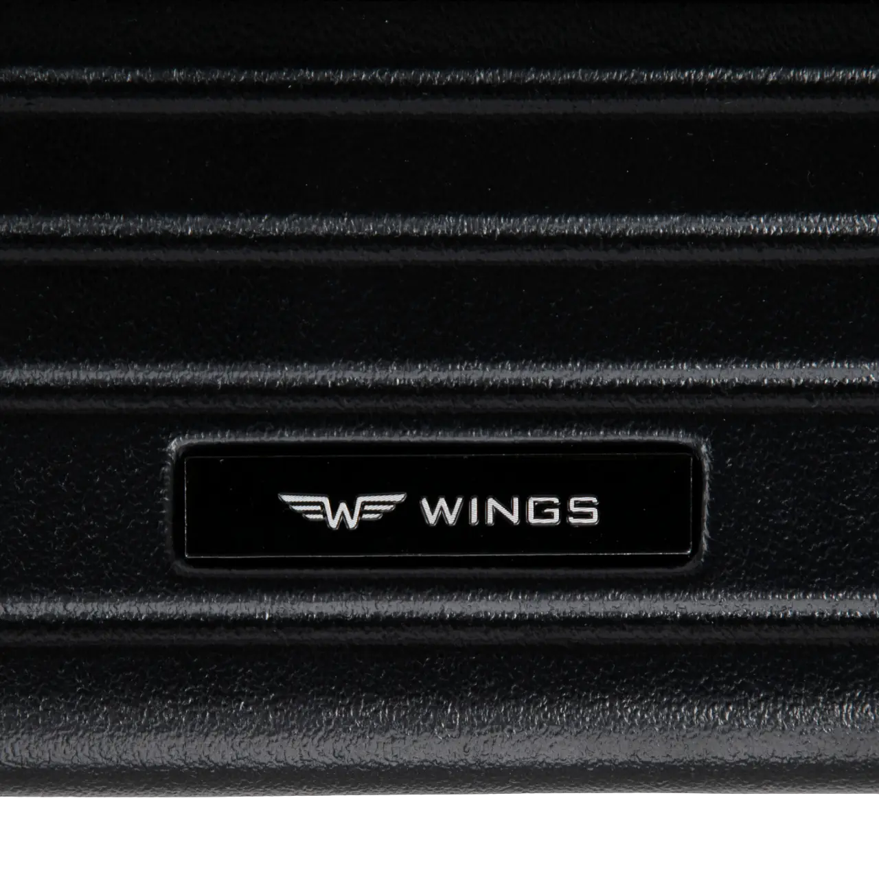 Walizka średnia Wings x Jagiellonia 24" z personalizacją WINGS x JAGIELLONIA