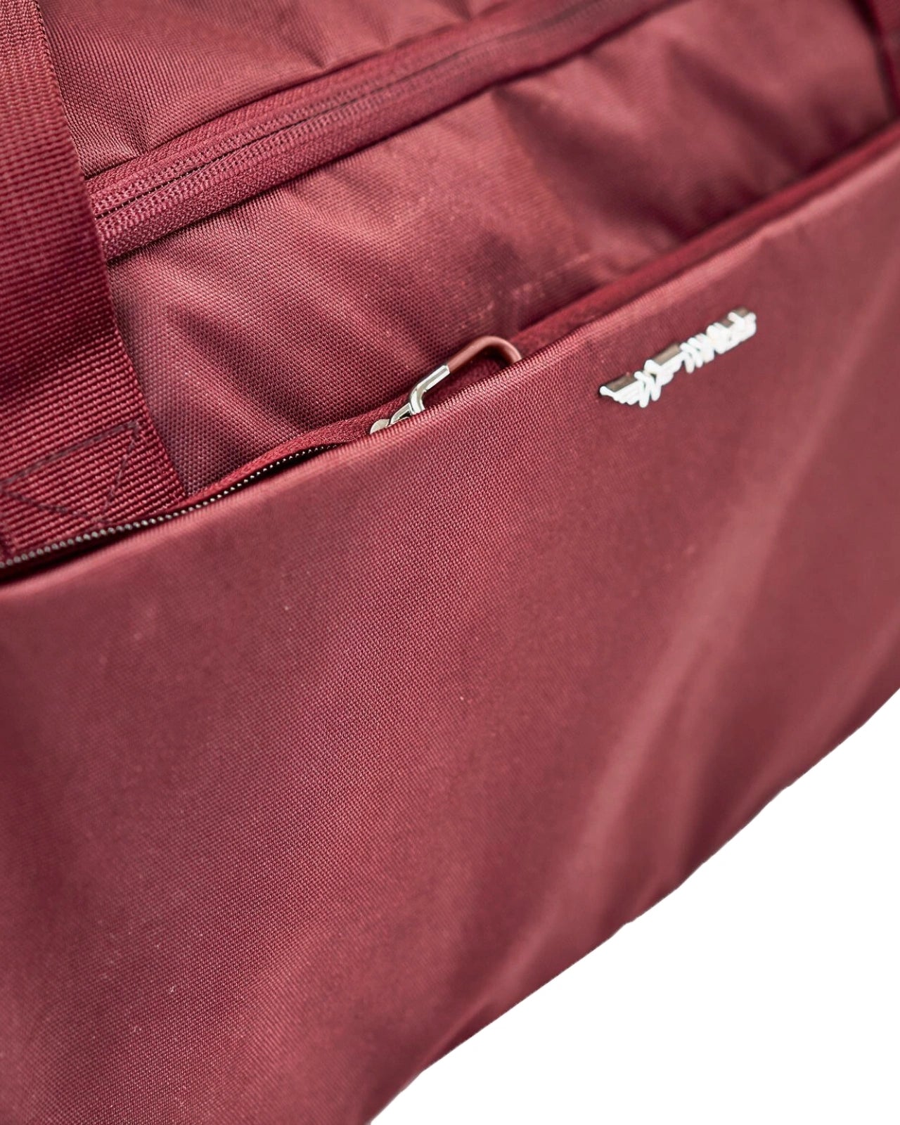 Torba sportowa WINGS podróżna na siłownię z kieszenią na obuwie MAROON