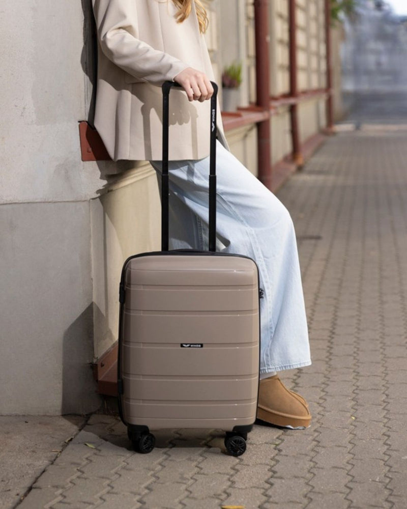 Walizka kabinowa Wings HAWFINCH 3.0 polipropylen  20" CHAMPAGNE