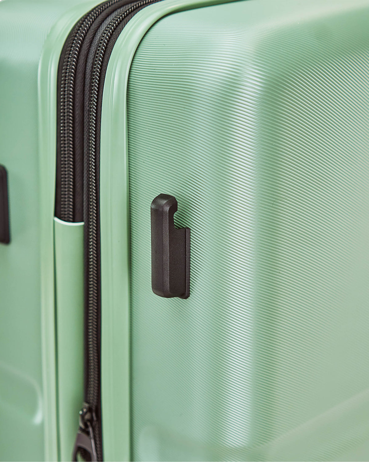 Walizka DUŻA WINGS MAGPIE 28" ARMY GREEN