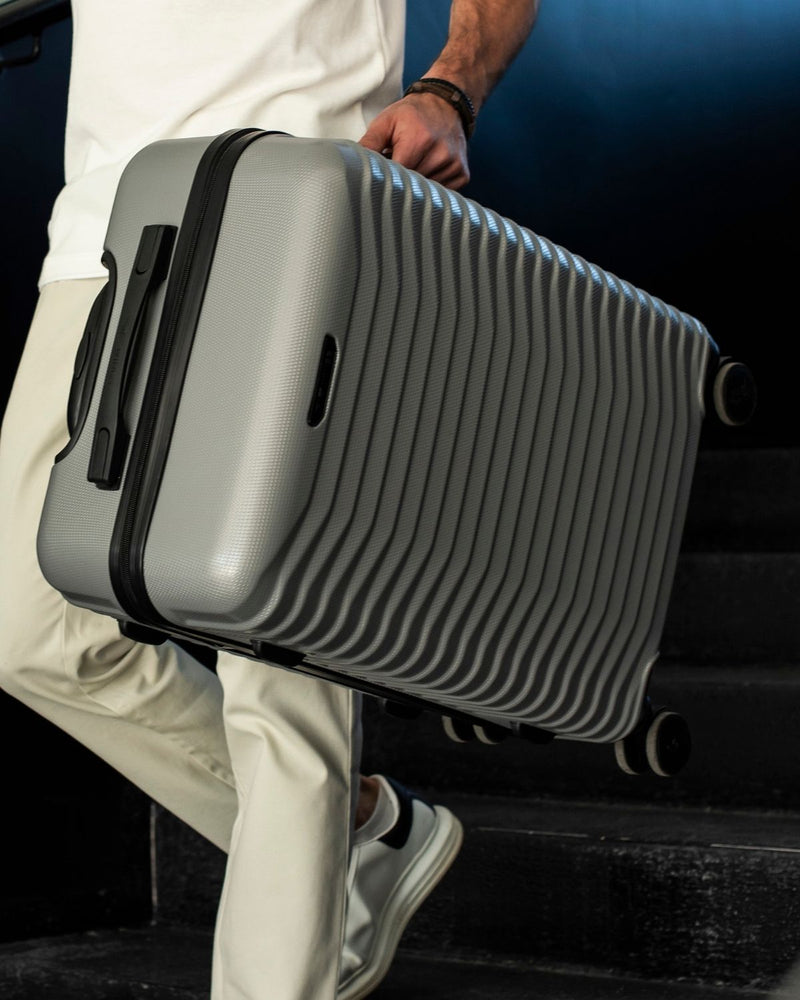 Walizka ŚREDNIA WINGS PC SEA EAGLE 24" SILVER