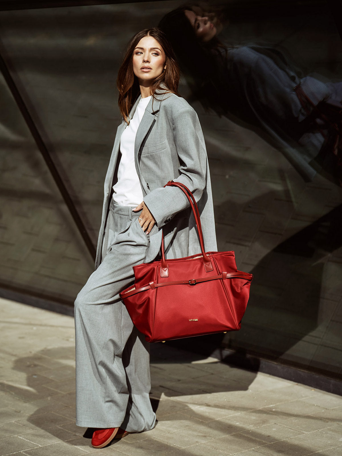 Torba shopper WINGS ROSELLA z odpinaną kosmetyczką i pasem na walizkę DARK RED
