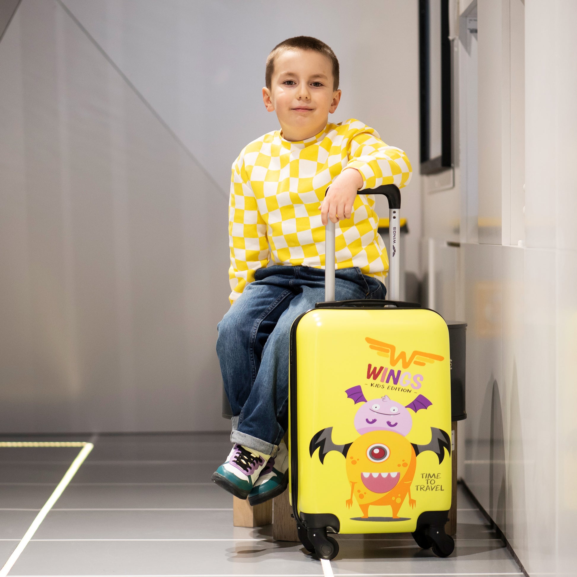 WINGS KIDS Walizka kabinowa twarda Jay Monster 20"