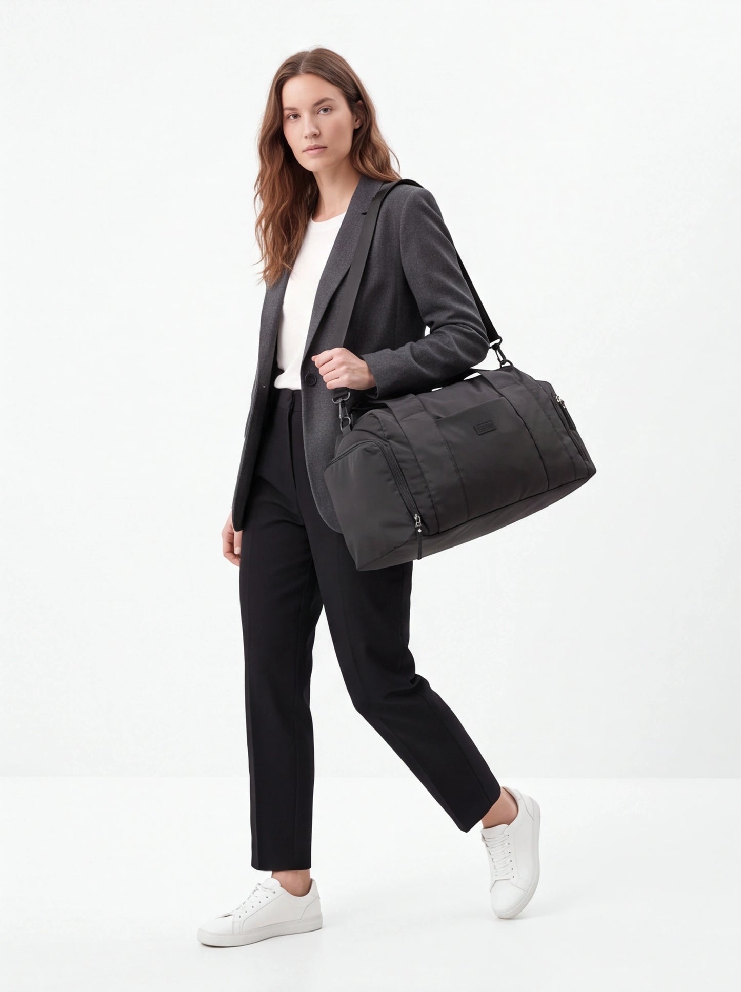 Torba sportowa WINGS SOLENNE z kieszenią na buty i pasem na walizkę BLACK