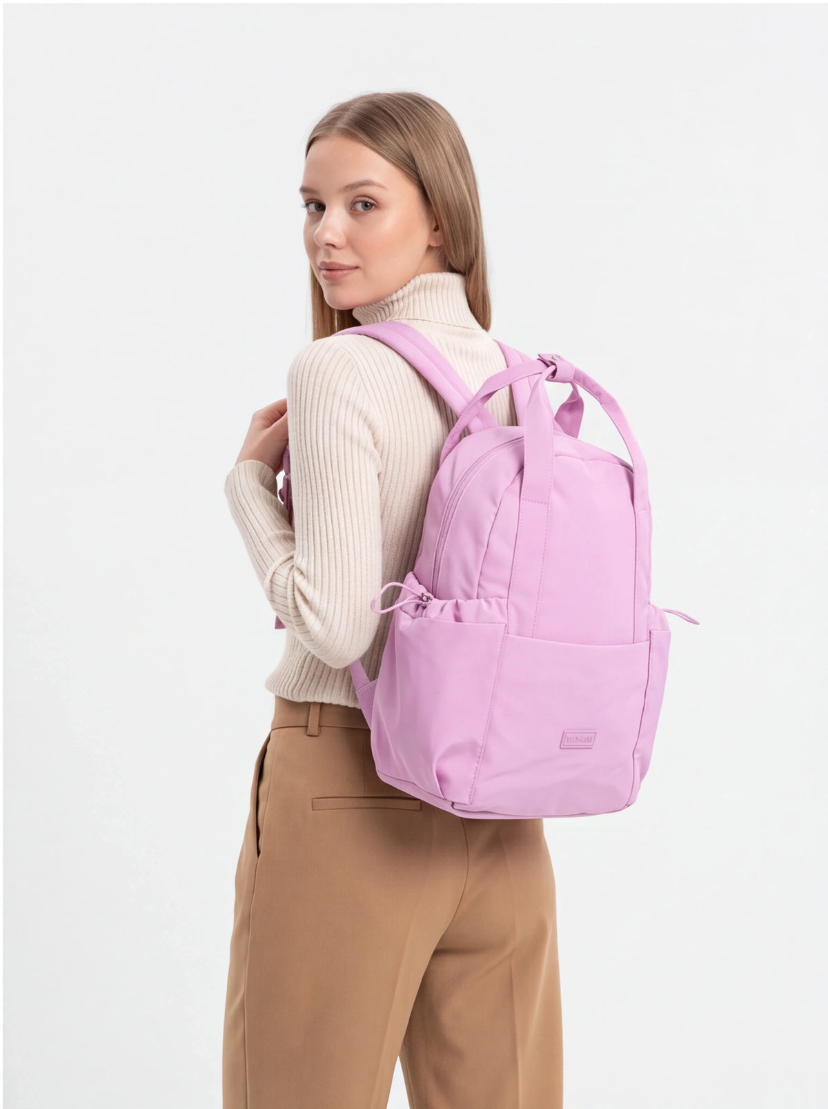 Plecak mały WINGS SOLENNE 12L na laptopa kieszenią frontową PINK